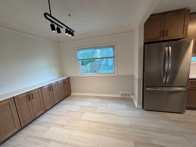 Foto del edificio - 4904 E 53rd St