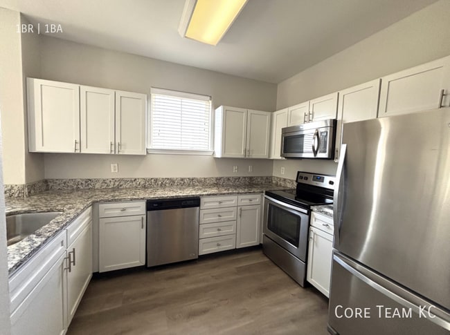 Building Photo - 701 Westport Rd