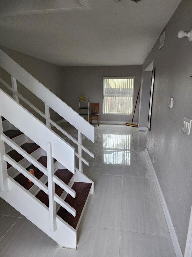 Foto del edificio - 618 SW 1st St