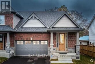 Building Photo - 438E Orchard Avenue
