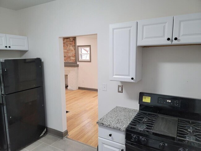 Foto del edificio - 3335 Hewitt Crescent St