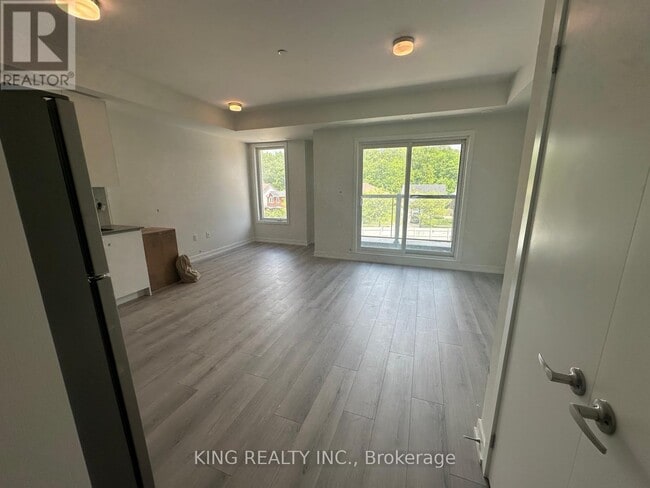 Building Photo - 3566-3566 Colonial Dr