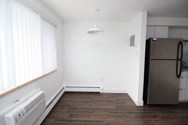 Foto del edificio - 2441 S York St