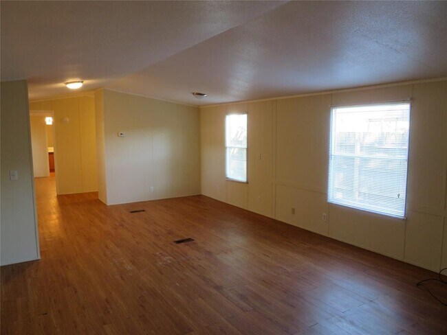 Building Photo - 417 W Mink St