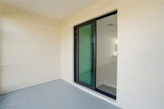 Foto del edificio - 2404-2406 Mae Ave S