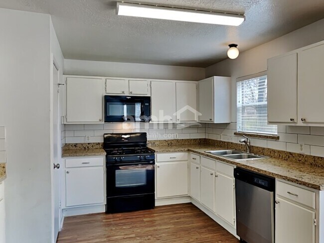 Foto del edificio - 5349 Yale Dr