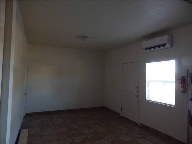 Building Photo - 110 Oakland Dr
