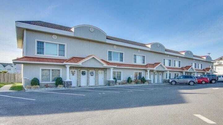Primary Photo - 1488 Ocean Ave