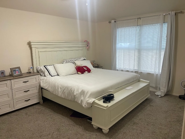 Foto del edificio - 3440 Crisoforo Dr