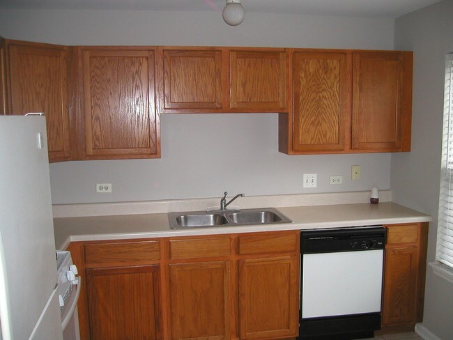 Foto del edificio - 2211 Waterleaf Ct