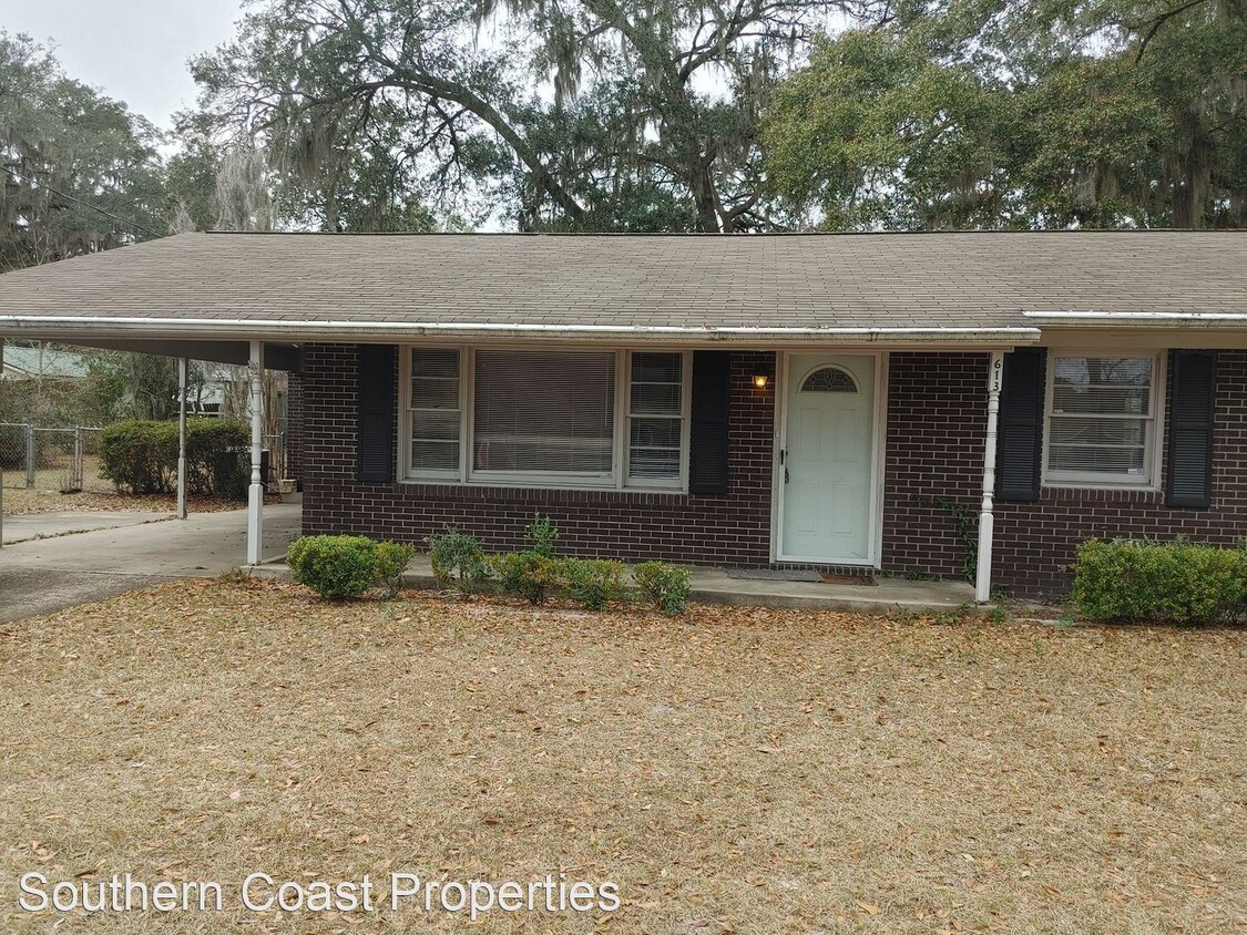 Primary Photo - 3 br, 1.5 bath House - 613 S Main Street