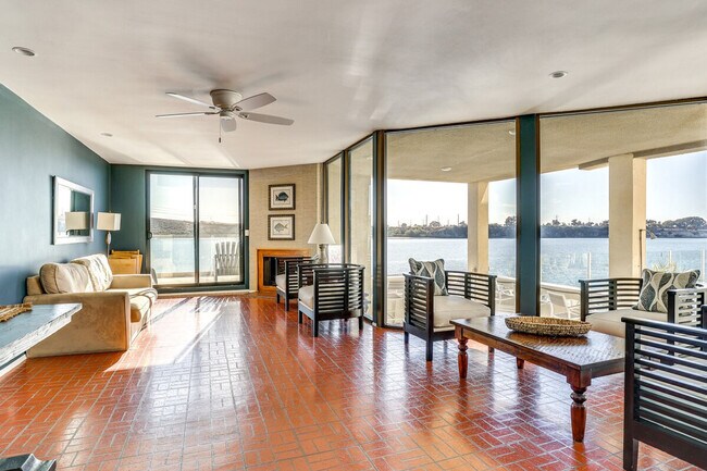 Foto del edificio - 4513 Cove Dr