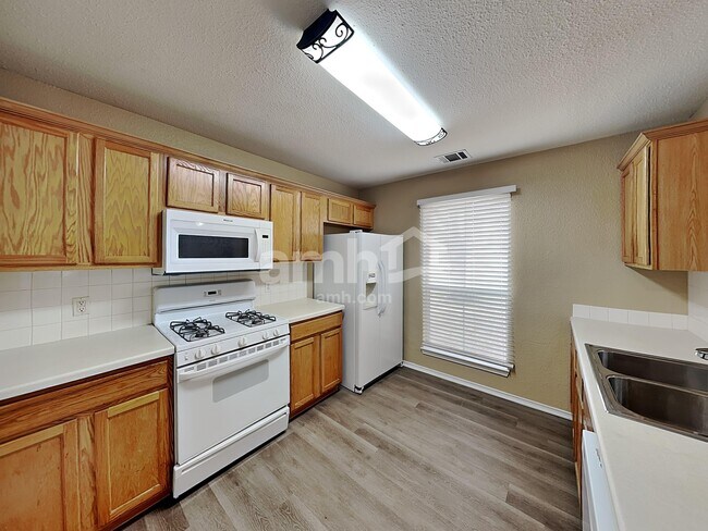 Building Photo - 1237 Vincent Pl