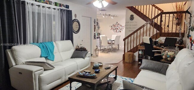 Foto del edificio - 2556 Lakeview Ct