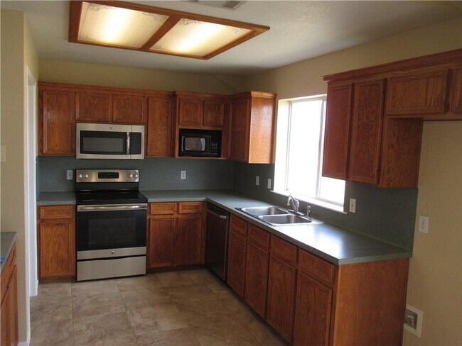 Foto del edificio - 7047 Smith Dairy Rd