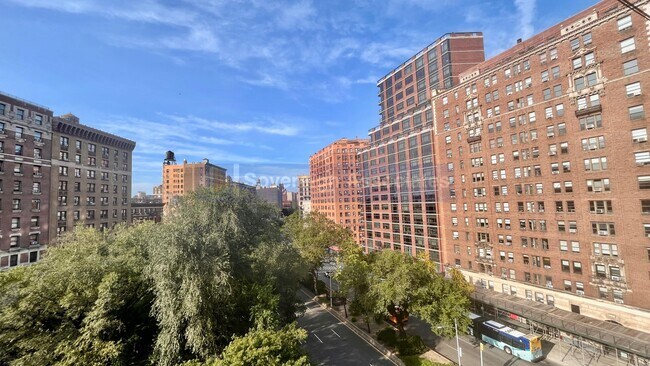 Building Photo - 936 West End Avenue
