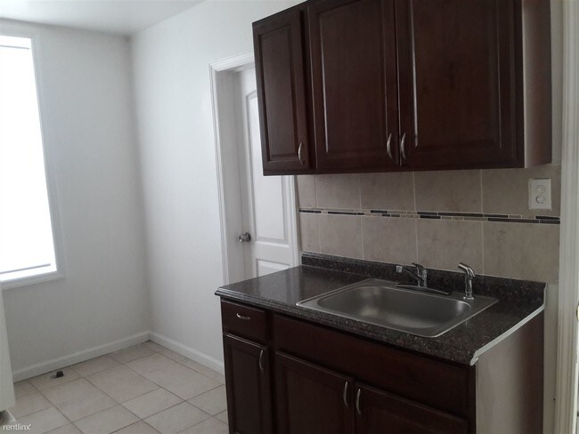 Foto del edificio - 348 New Lots Ave