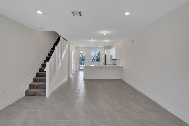 Foto del edificio - 10300 NW 66th St