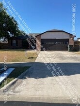 Building Photo - 3508 Woodlake Dr