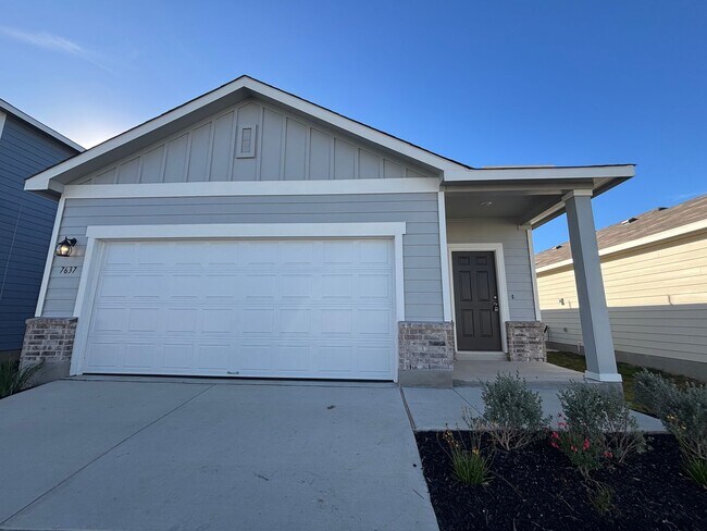 Building Photo - **$1625/Month Far West San Antonio***
