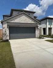 Building Photo - 22111 Strathfield Cir