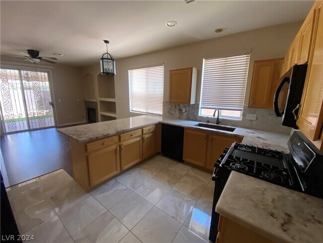 Foto del edificio - 9138 Green Thicket Ct