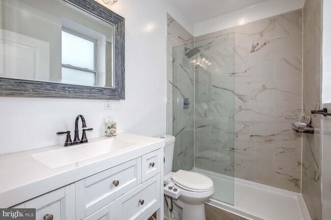 Foto del edificio - 3504 13th St NW