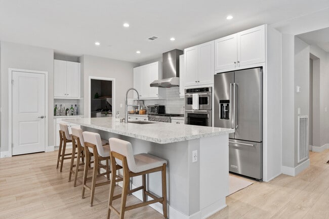 Building Photo - 51475 Whiptail Dr