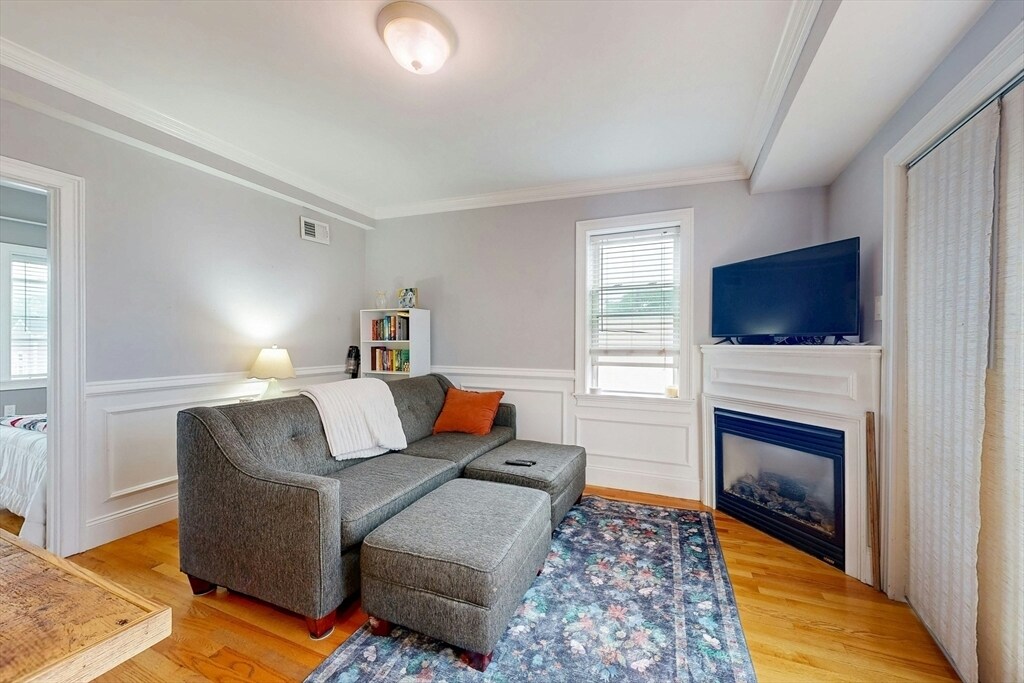 Primary Photo - 120 D St