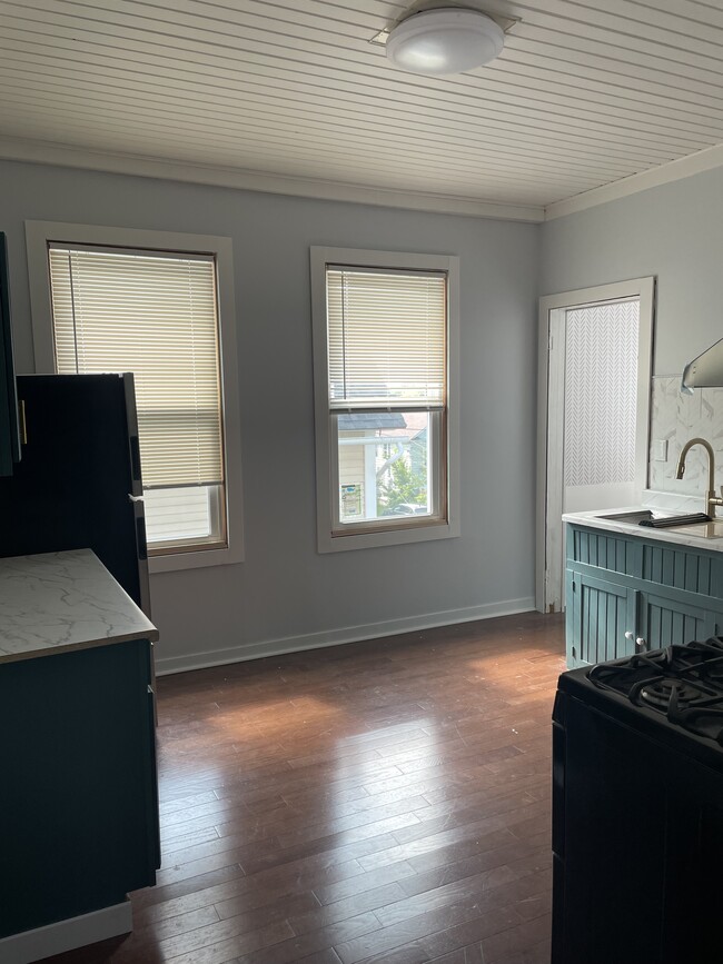 Foto del edificio - 2207 N Booth St