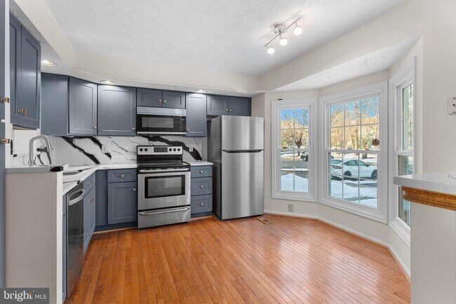 Foto del edificio - 2126 Commissary Cir