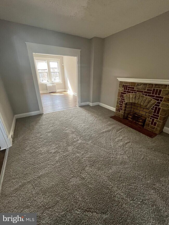 Foto del edificio - 3225 Normount Ave