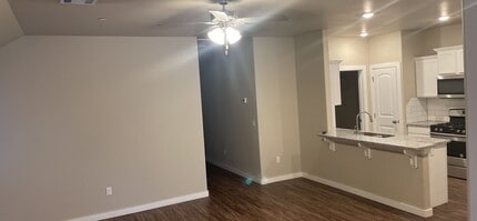 Building Photo - 5212 Oakwood Villa Ct