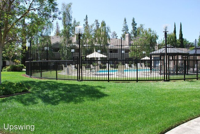 Building Photo - 2 br, 1 bath House - 1764 Parkview Green C...