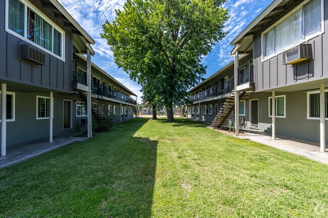 Patio - Casa Lido Apartments