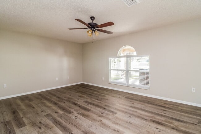 Building Photo - 158 Cedar Ridge Ln