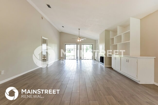 Foto del edificio - 969 Belleflower Dr