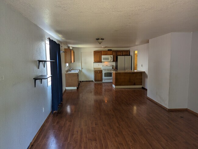 Building Photo - 2621 Undine St