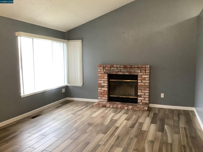 Foto del edificio - 2265 Jacqueline Dr