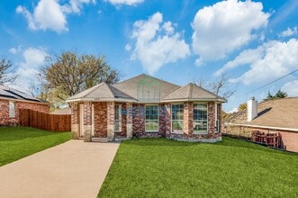 Building Photo - 6527 Leana Ave