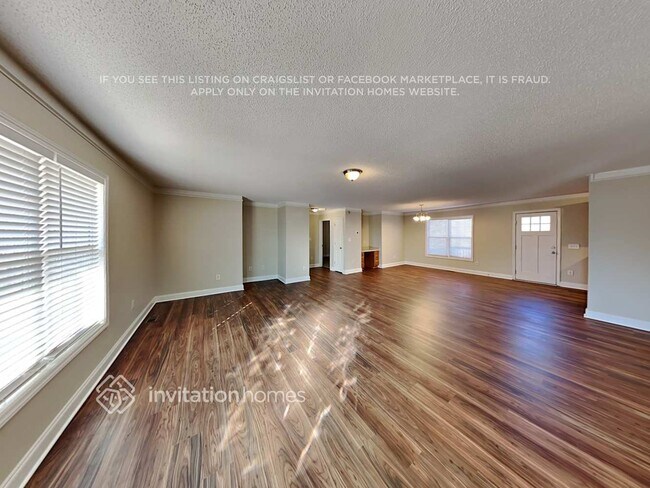 Foto del edificio - 5311 Oaktree Dr