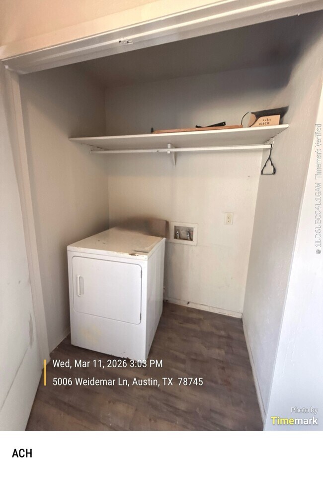 Building Photo - 5006 Weidemar Ln