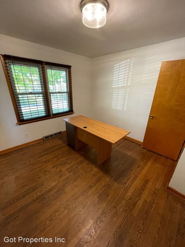Building Photo - 2 br, 1.5 bath House - 18543 Melrose Rd