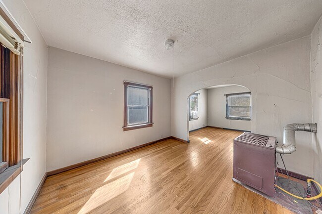 Building Photo - 746 Colorado Ave