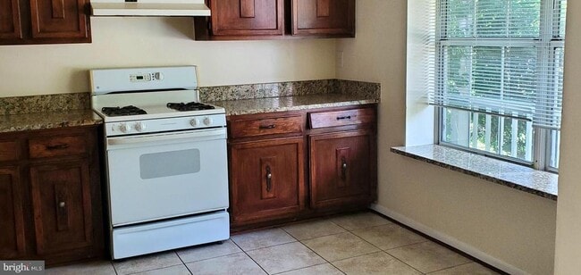 Foto del edificio - 15268 Cloverdale Rd