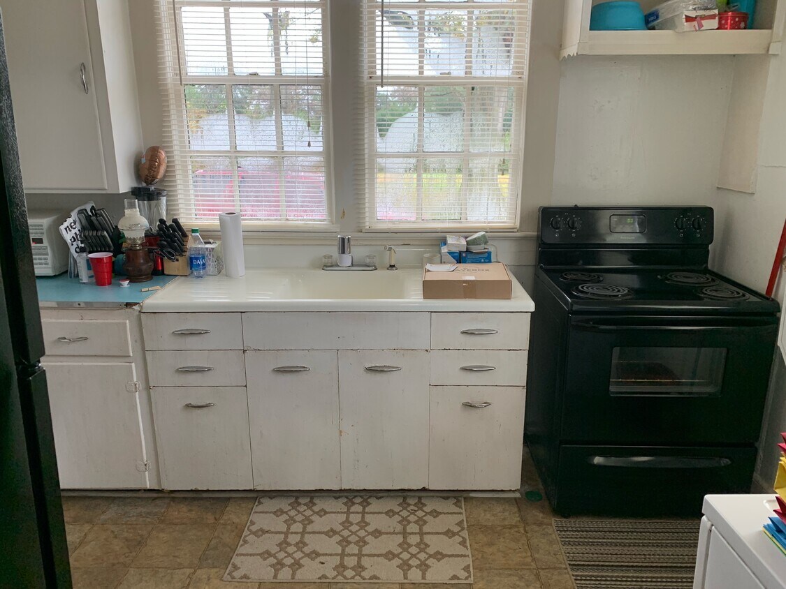 Foto principal - 300 S Brundidge St