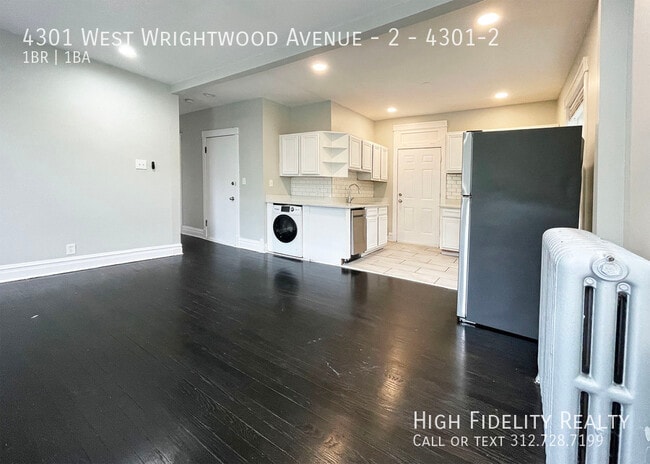 Building Photo - 4301 W Wrightwood Ave