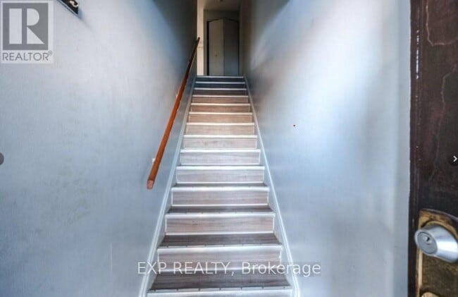 Photo du bâtiment - 1200-1200 Courtland Ave E