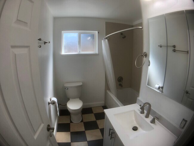 Foto del edificio - 906 Sycamore Ln