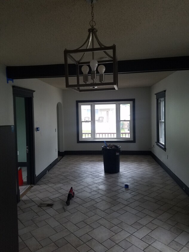 Primary Photo - 22 Pries Ave